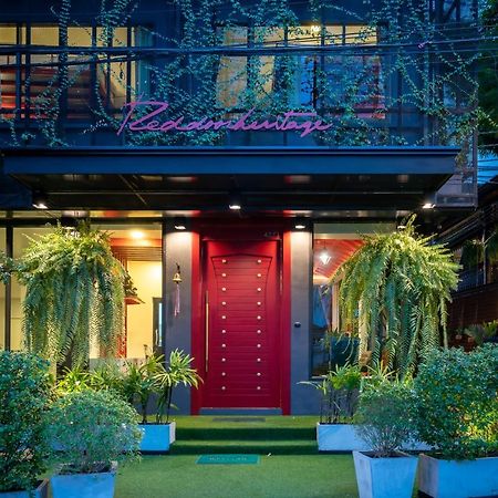 Red Door Heritage Hotel Банкок Екстериор снимка