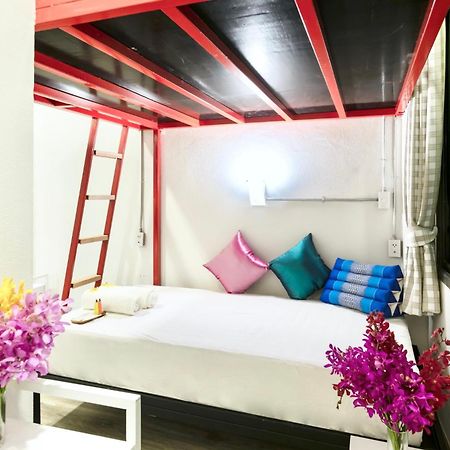 Red Door Heritage Hotel Банкок Екстериор снимка