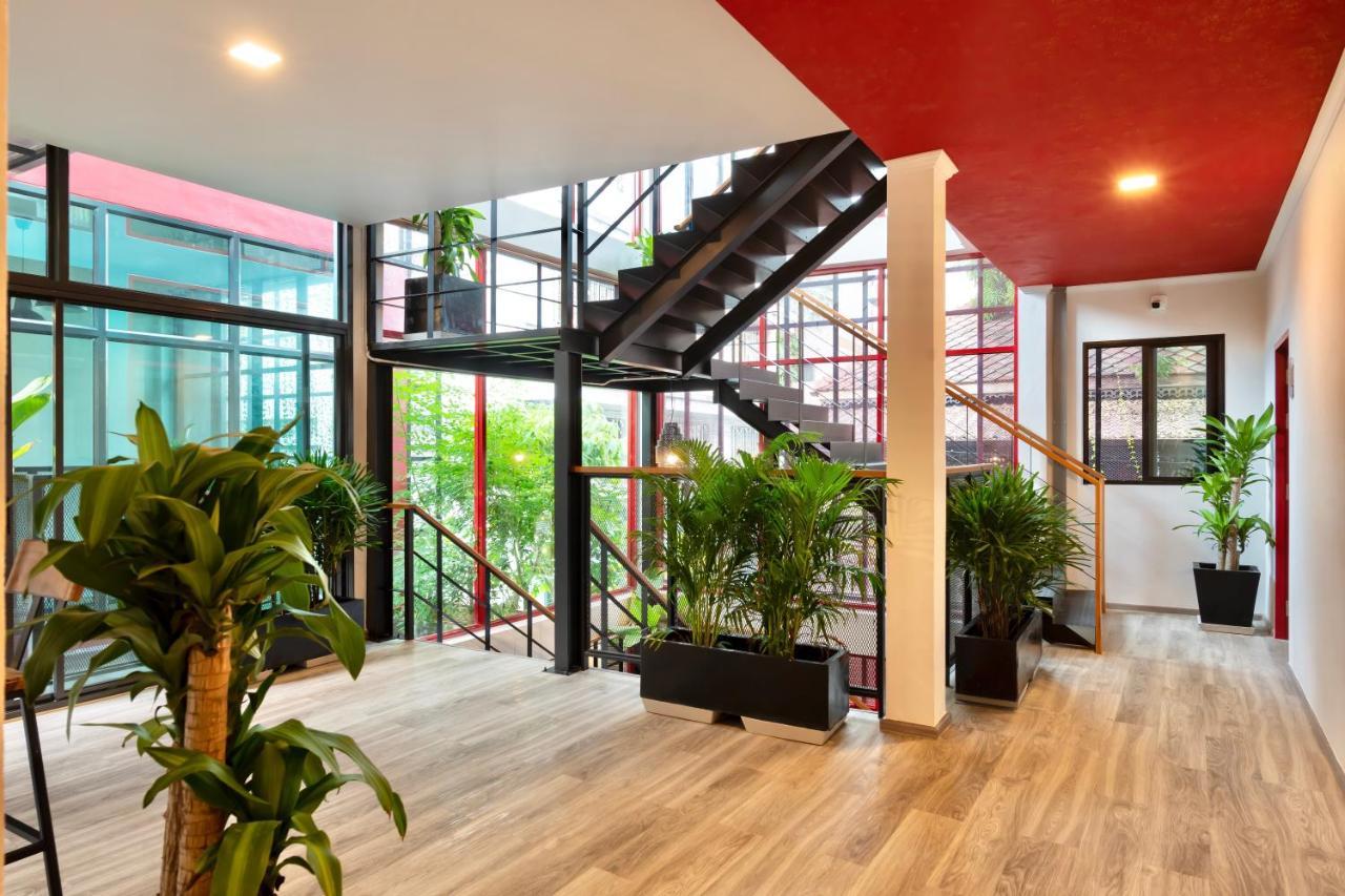 Red Door Heritage Hotel Банкок Екстериор снимка