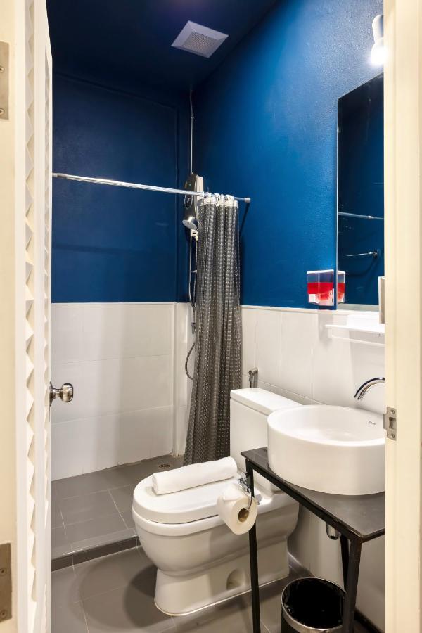 Red Door Heritage Hotel Банкок Екстериор снимка
